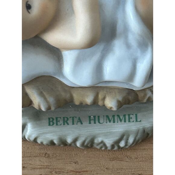 Goebel BERTA HUMMEL NATIVITY FIGURINE Baby Jesus BH 26/C - 3 1/4"  (1996) 301162 - Picture 3 of 5